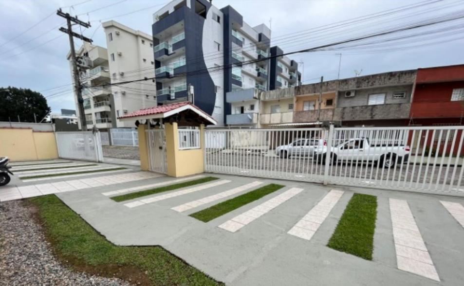 Apartamento com Vista da Piscina